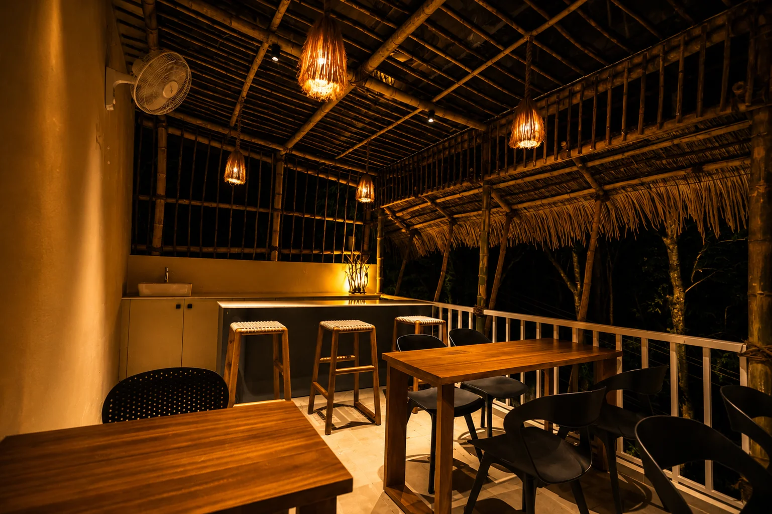 Curated Lakeside Dining Experience